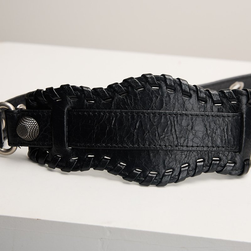 二手Balenciaga Le cagole 油蠟皮半月包 s 黑銀-4