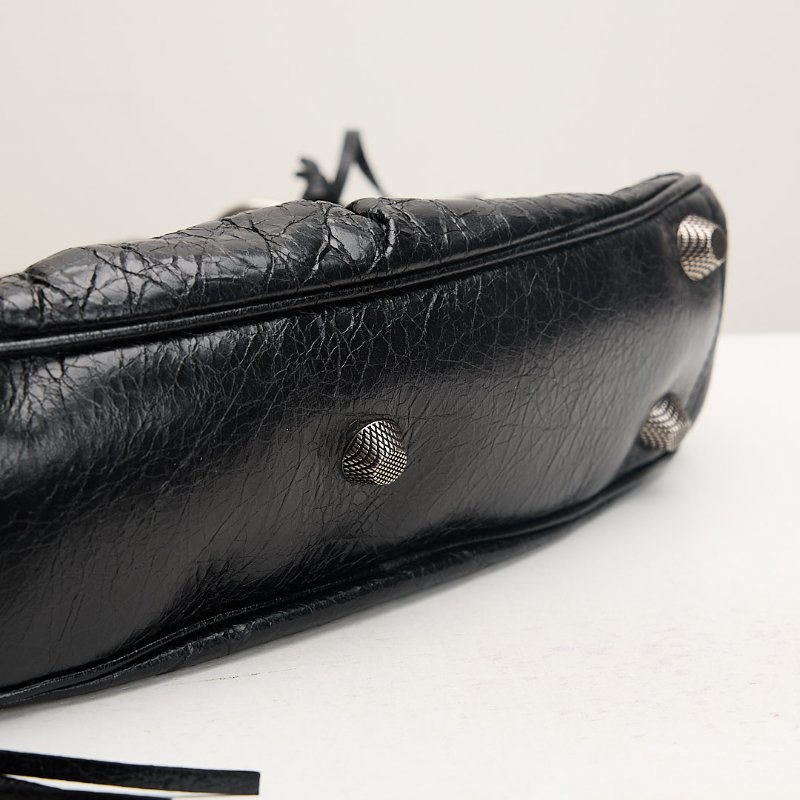 二手Balenciaga Le cagole 油蠟皮半月包 s 黑銀-7