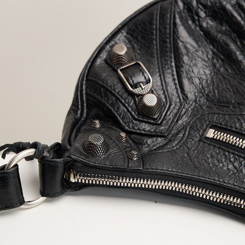 二手Balenciaga Le cagole 油蠟皮半月包 s 黑銀-10