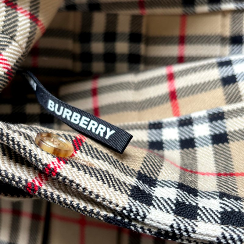 40號 ::BURBERRY:: 經典卡其色格紋百褶裙-6