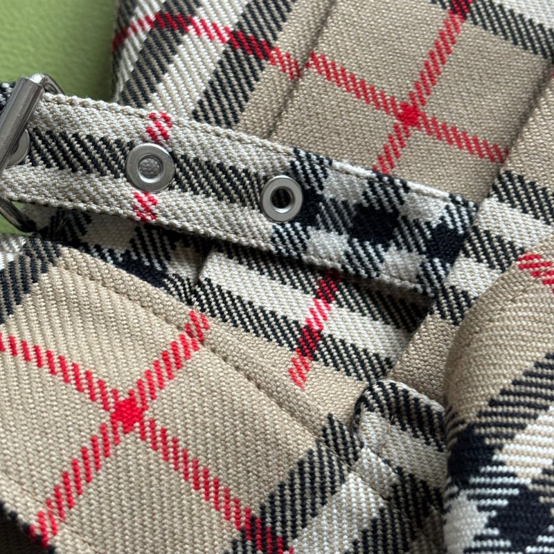 40號 ::BURBERRY:: 經典卡其色格紋百褶裙-7
