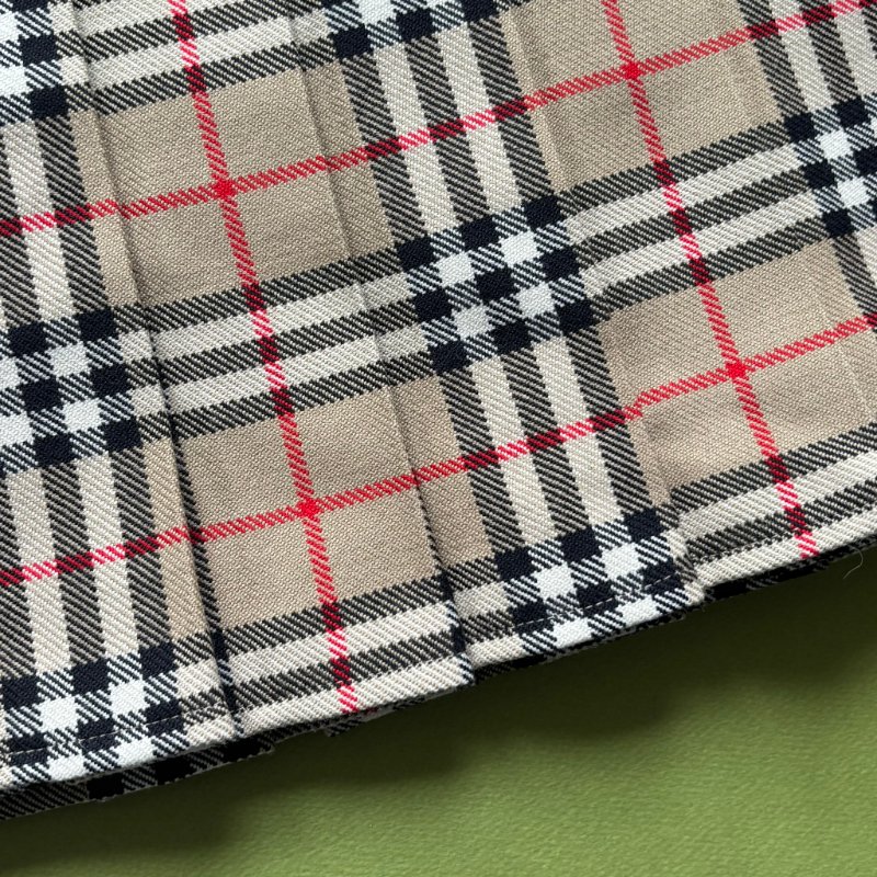 40號 ::BURBERRY:: 經典卡其色格紋百褶裙-12