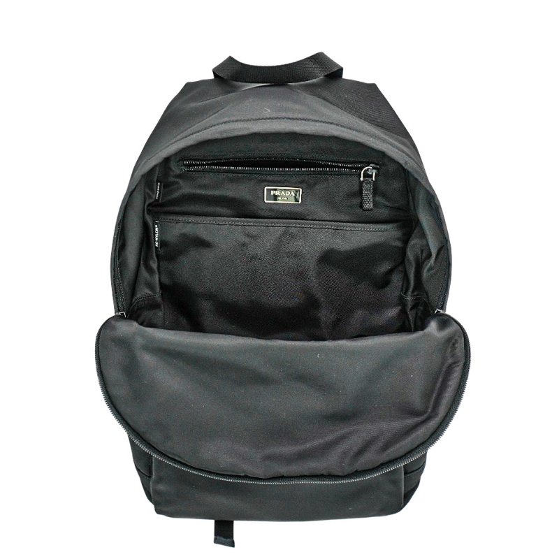 Prada 再生尼龍銀三角logo後背包(2V066A-黑)-4