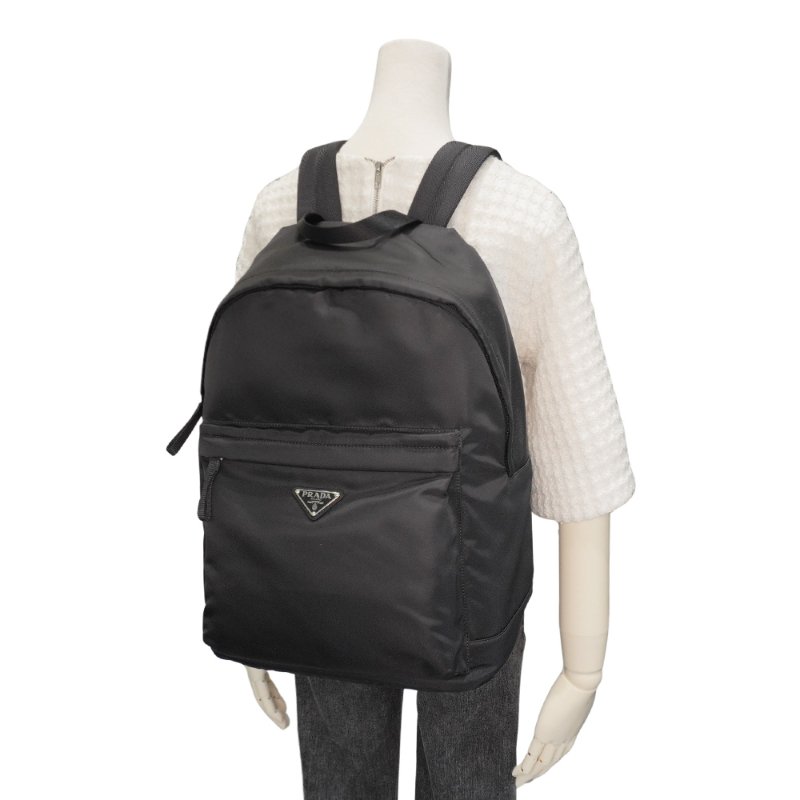 Prada 再生尼龍銀三角logo後背包(2V066A-黑)-5