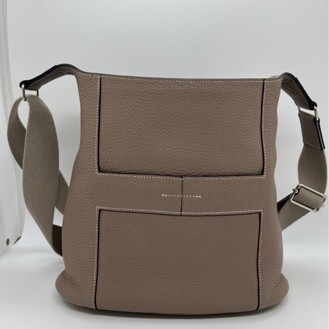 二手Hermes愛馬仕 good news H系列大象灰牛皮斜挎包郵差包框M刻，內裡有輕微發黑，邊角有輕微磨損