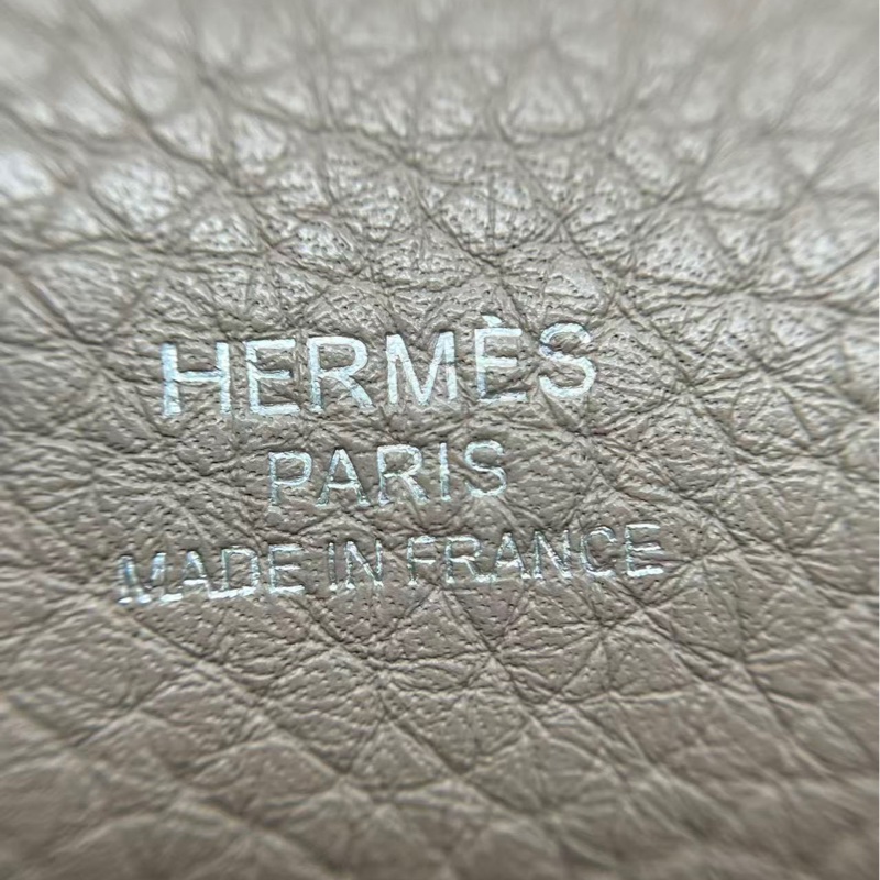 二手Hermes愛馬仕 good news H系列大象灰牛皮斜挎包郵差包框M刻，內裡有輕微發黑，邊角有輕微磨損-10