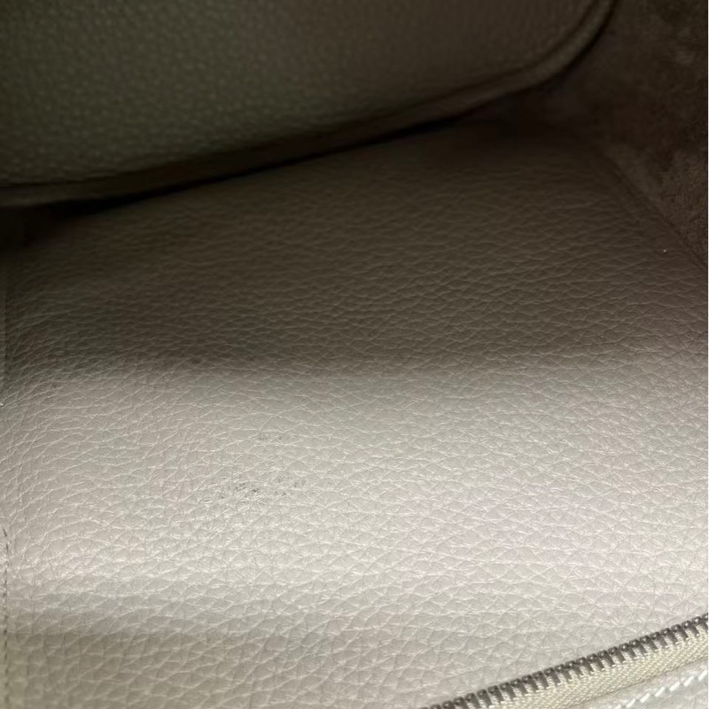 二手Hermes愛馬仕 good news H系列大象灰牛皮斜挎包郵差包框M刻，內裡有輕微發黑，邊角有輕微磨損-11