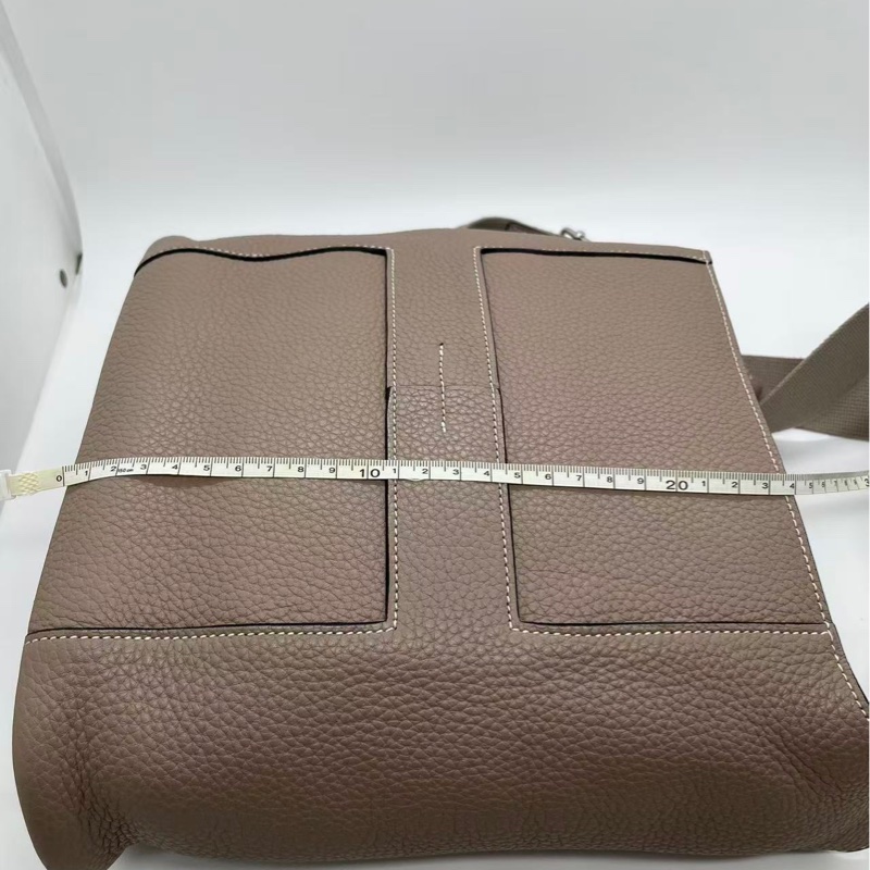 二手Hermes愛馬仕 good news H系列大象灰牛皮斜挎包郵差包框M刻，內裡有輕微發黑，邊角有輕微磨損-13