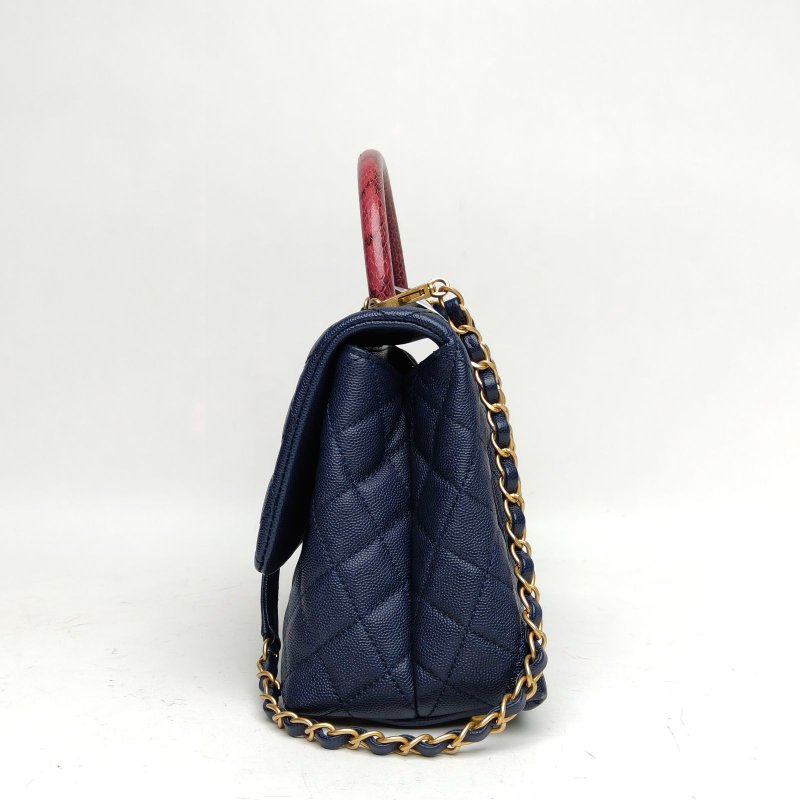 CHANEL CocoHandle中號藍色荔枝牛皮26開金扣肩背包-1