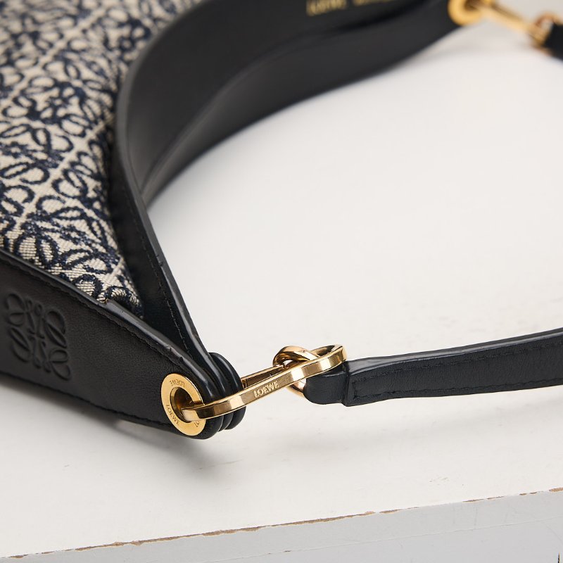 二手Loewe Luna小號半月包/刺繡深藍-6