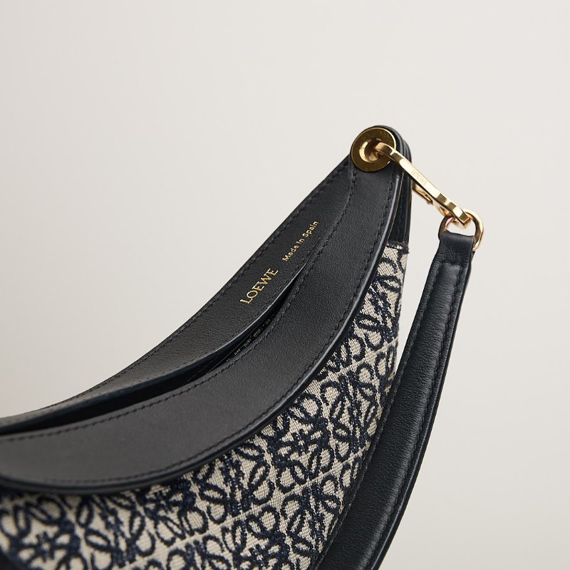 二手Loewe Luna小號半月包/刺繡深藍-9