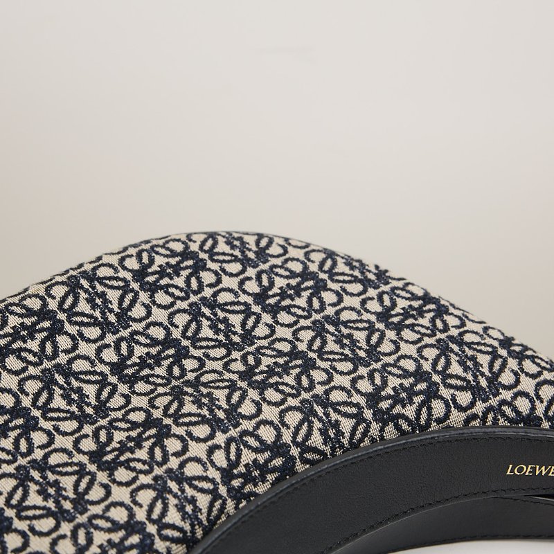 二手Loewe Luna小號半月包/刺繡深藍-15