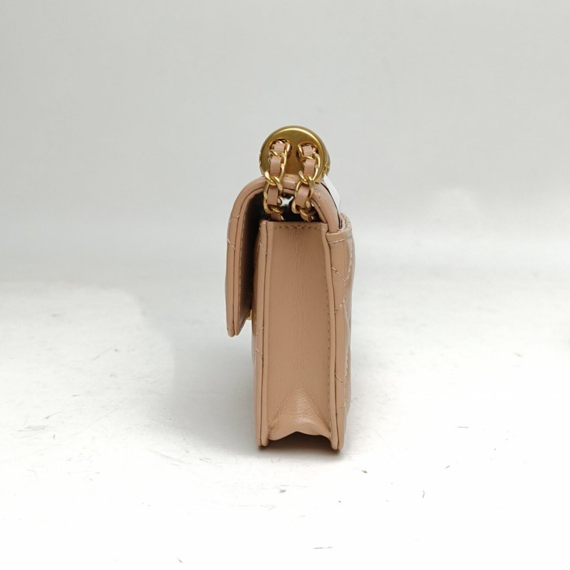 CHANEL 21ACF吸扣WOC奶茶色牛皮31開金珠皮穿鏈肩背包-1