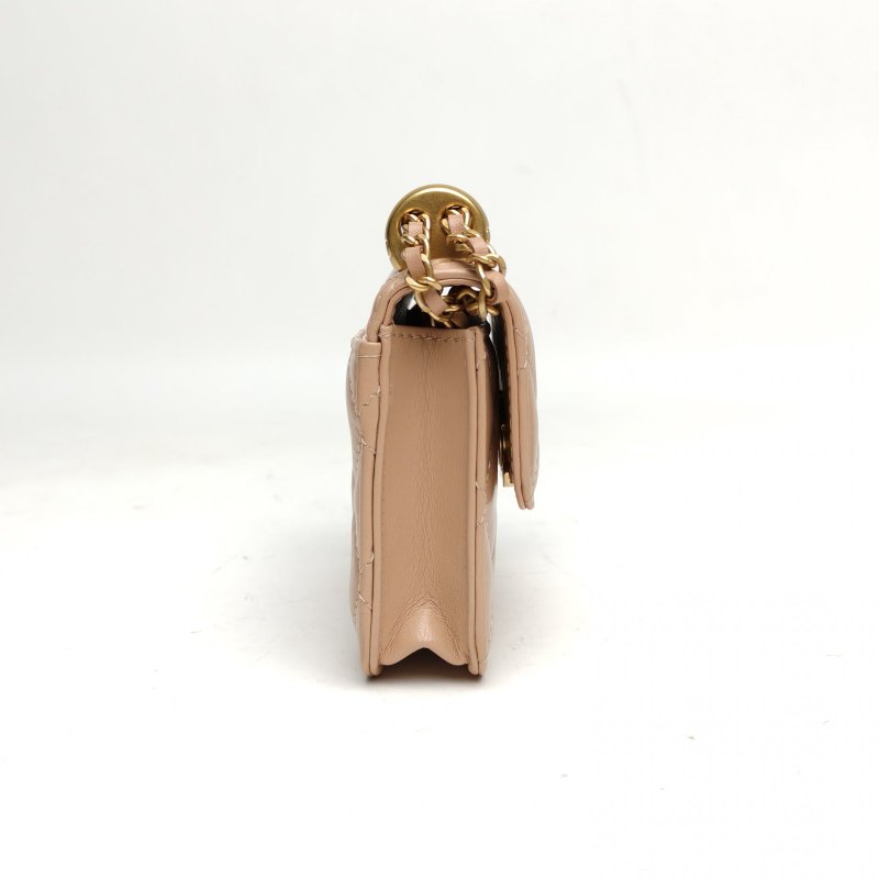 CHANEL 21ACF吸扣WOC奶茶色牛皮31開金珠皮穿鏈肩背包-3