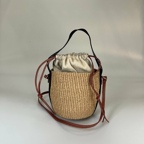 CHLOE 草編水桶包