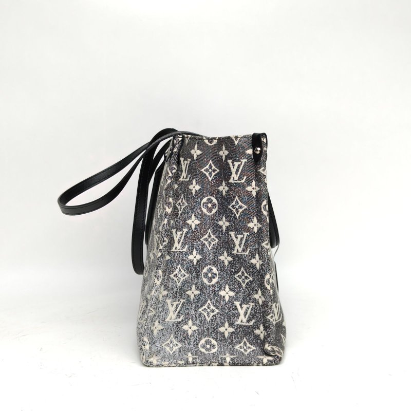 LOUIS VUITTON 老花帆布晶片黑色銀扣Onthego中號漸變肩背包-1