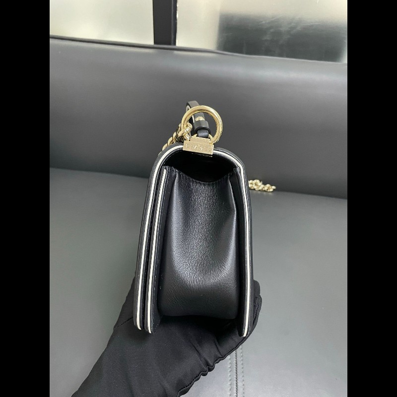 Chanel Leboy with handle-4