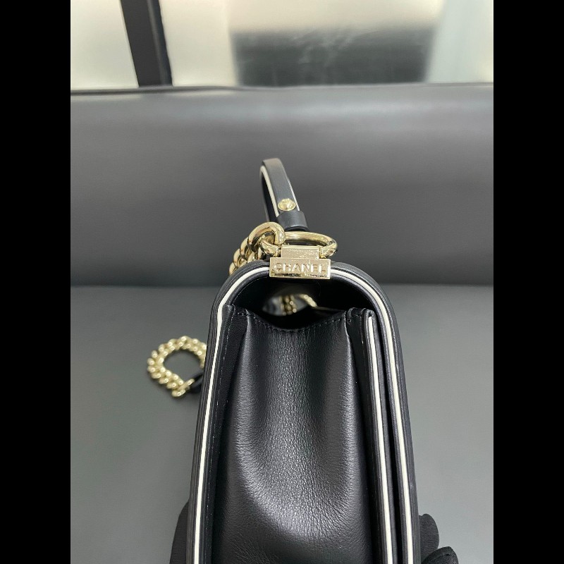 Chanel Leboy with handle-10