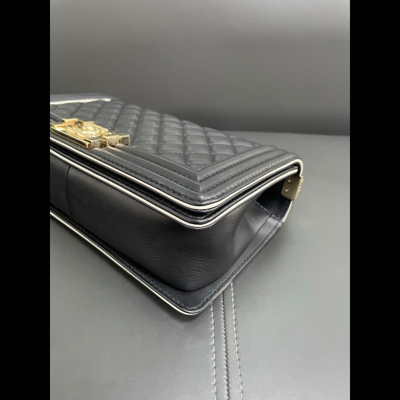 Chanel Leboy with handle-13