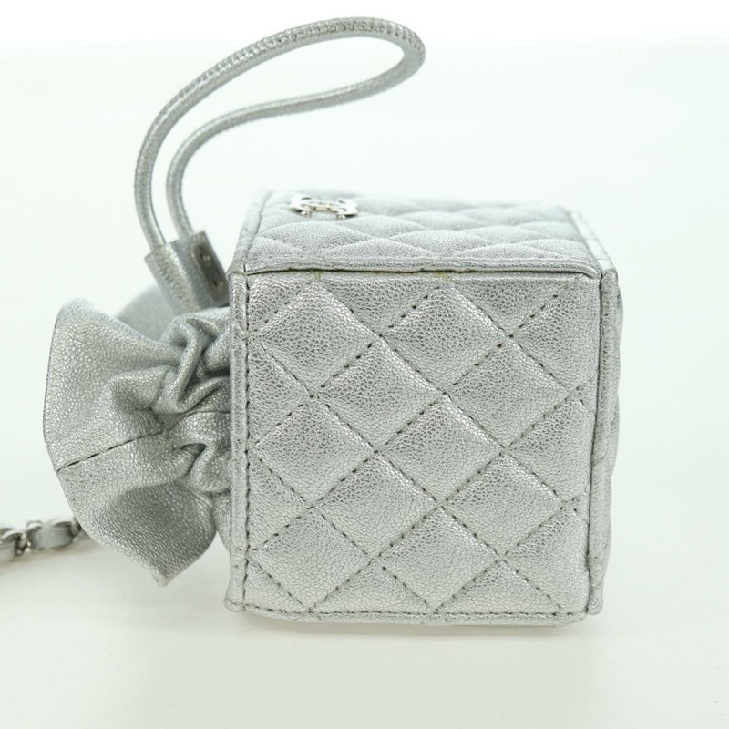 【日本直送】香奈兒 (CHANEL) 絎縫鏈條肩包，羊皮材質，銀色/金色雙C標誌，正品 YKZ1332SAM-2