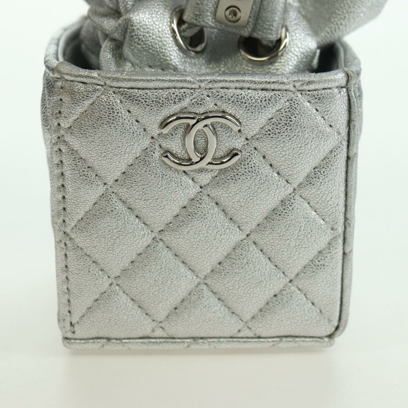 【日本直送】香奈兒 (CHANEL) 絎縫鏈條肩包，羊皮材質，銀色/金色雙C標誌，正品 YKZ1332SAM-13