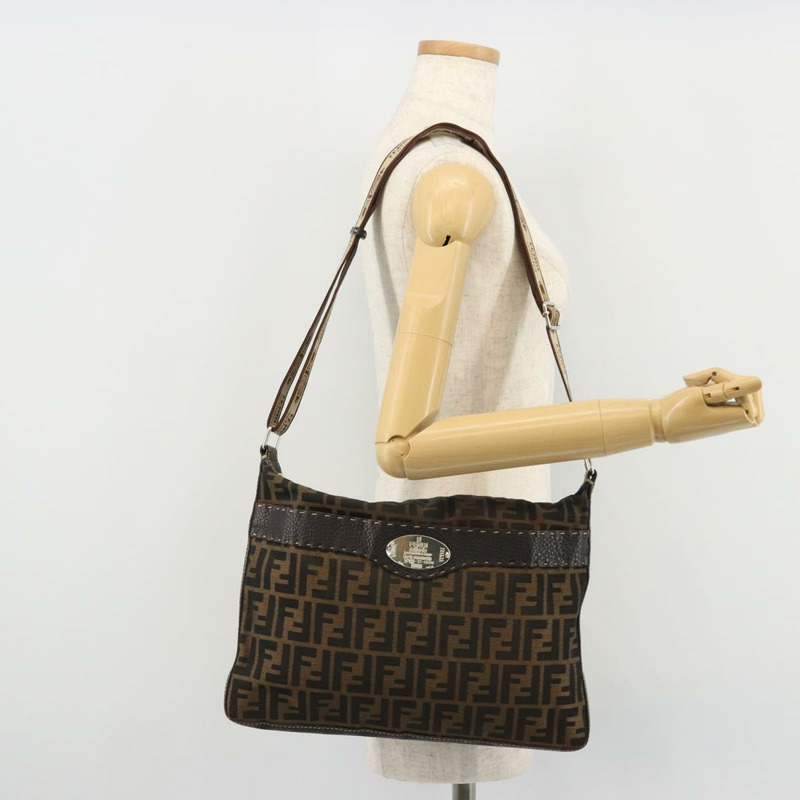 【日本直送】FENDI Zucca帆布Celeria單肩包 黑色棕色 正品 am11350A-23