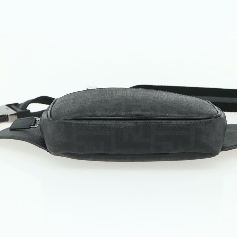 【日本直送】FENDI Zucca 帆布身體包黑色銀色正品 ka3874M-4