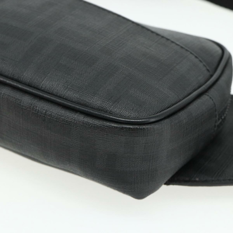【日本直送】FENDI Zucca 帆布身體包黑色銀色正品 ka3874M-8