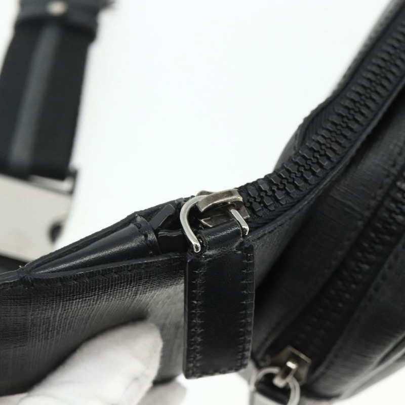 【日本直送】FENDI Zucca 帆布身體包黑色銀色正品 ka3874M-9