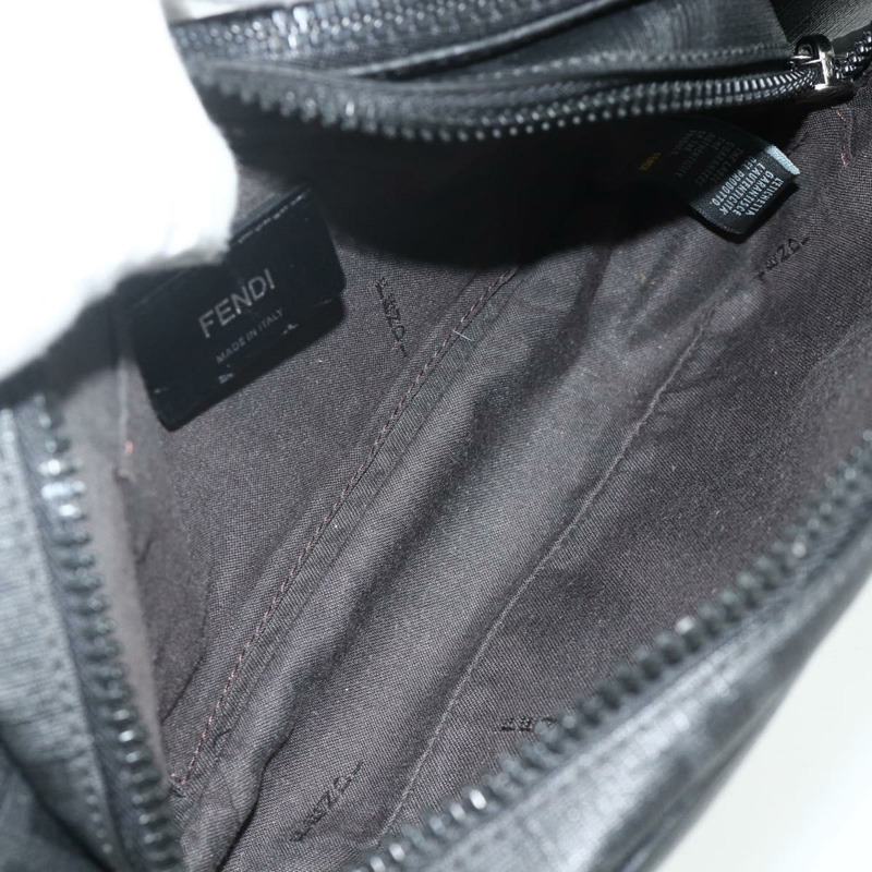 【日本直送】FENDI Zucca 帆布身體包黑色銀色正品 ka3874M-10