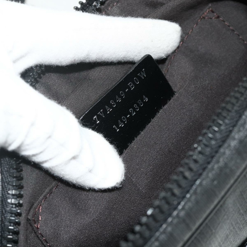 【日本直送】FENDI Zucca 帆布身體包黑色銀色正品 ka3874M-11