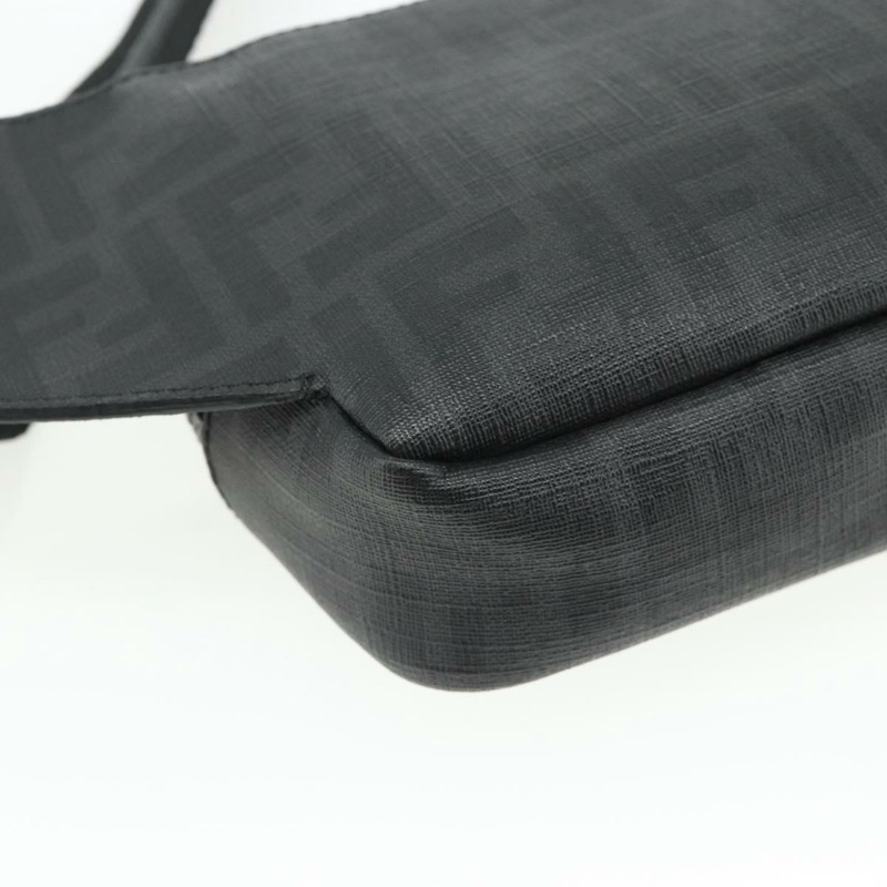 【日本直送】FENDI Zucca 帆布身體包黑色銀色正品 ka3874M-15