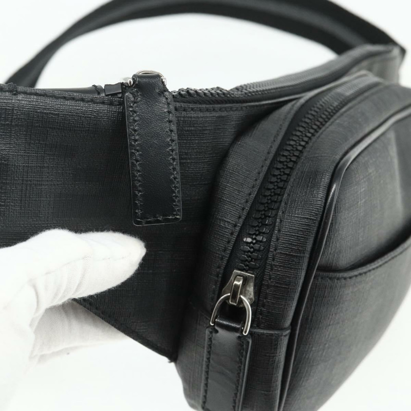 【日本直送】FENDI Zucca 帆布身體包黑色銀色正品 ka3874M-16