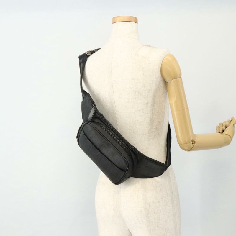 【日本直送】FENDI Zucca 帆布身體包黑色銀色正品 ka3874M-23