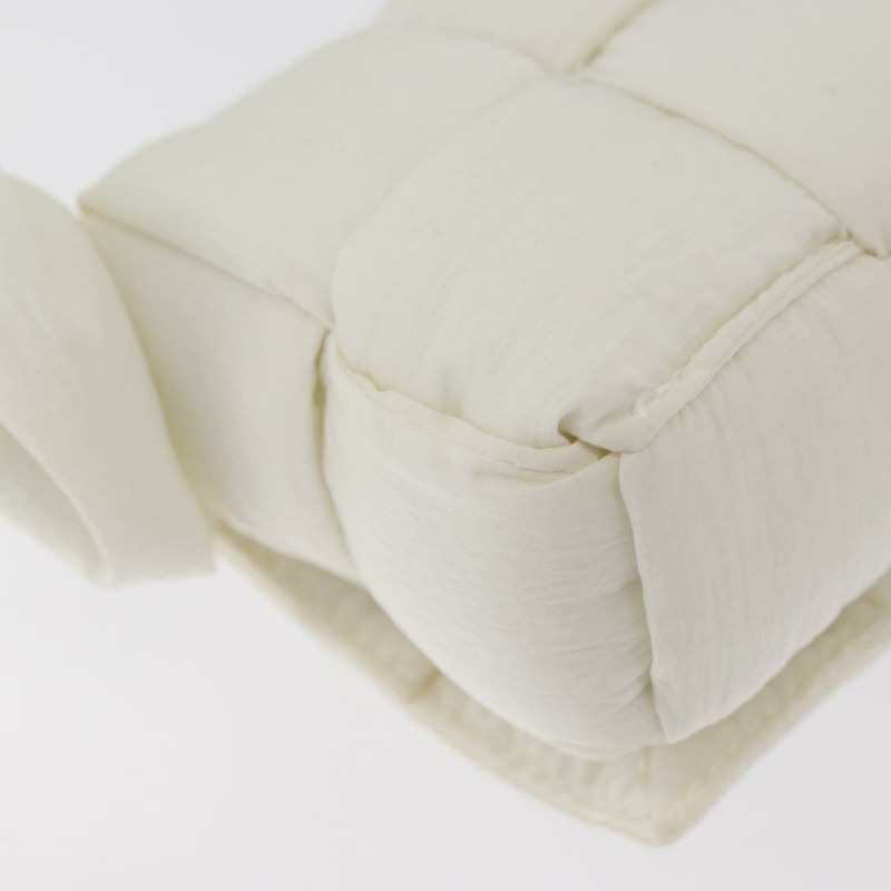 【日本直送】BOTTEGA VENETA MAXI INTRECCIATO 卡式單肩包尼龍白色正品 mr2368A-14