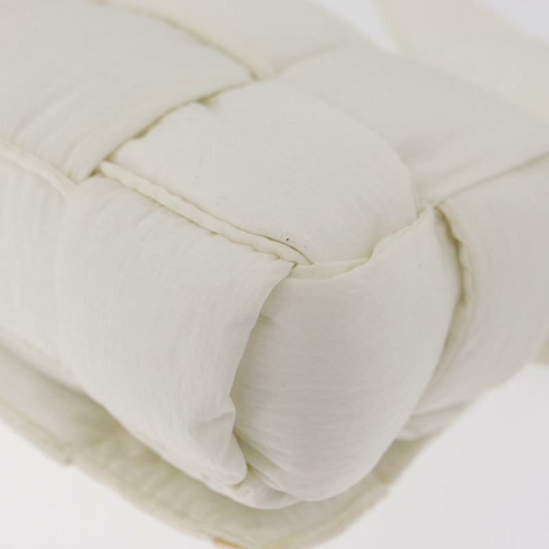 【日本直送】BOTTEGA VENETA MAXI INTRECCIATO 卡式單肩包尼龍白色正品 mr2368A-15