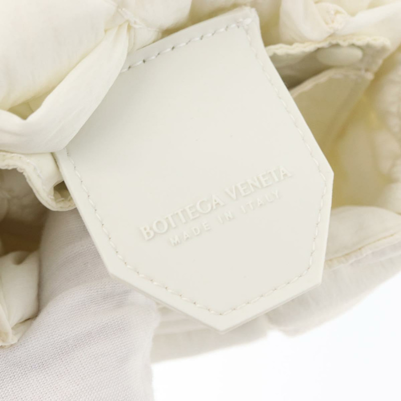 【日本直送】BOTTEGA VENETA MAXI INTRECCIATO 卡式單肩包尼龍白色正品 mr2368A-16