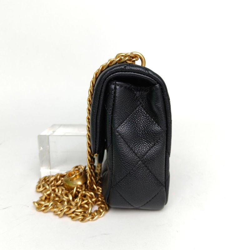 CHANEL 23PCF口蓋包黑色荔枝牛皮晶片金扣愛心金球肩背包-3