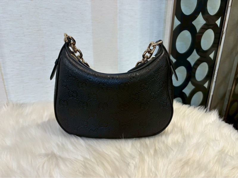 Gucci Emblem 黑牛皮半月包小號-3