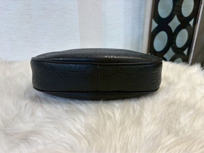 Gucci Emblem 黑牛皮半月包小號-7