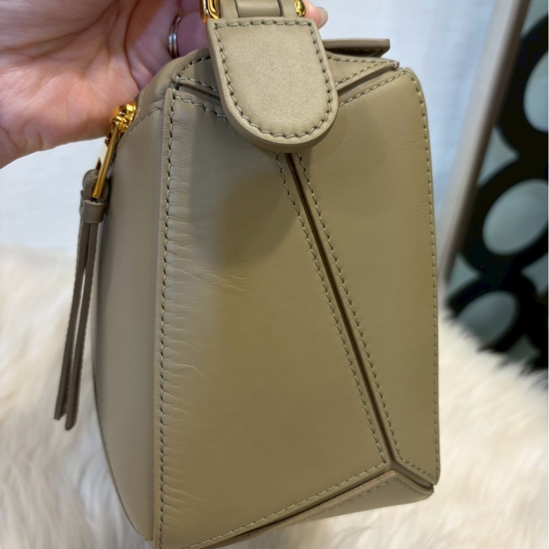 [ 櫃價$128000 ]Loewe Puzzle小號 灰綠色牛皮 好好看-2