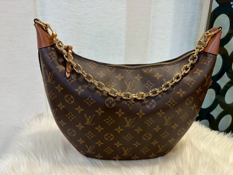 ［ 時髦大包 ］LV Loop Hobo 老花彎月包 晶片款-1