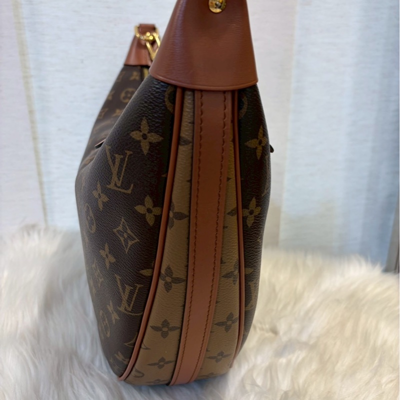 ［ 時髦大包 ］LV Loop Hobo 老花彎月包 晶片款-4
