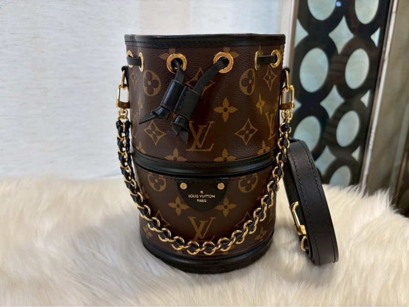 ［ 櫃價$107000 ］LV Canoe 老花束口水桶包 晶片款-0
