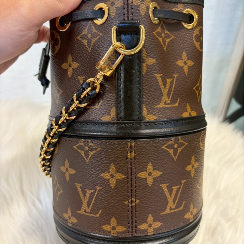 ［ 櫃價$107000 ］LV Canoe 老花束口水桶包 晶片款-1