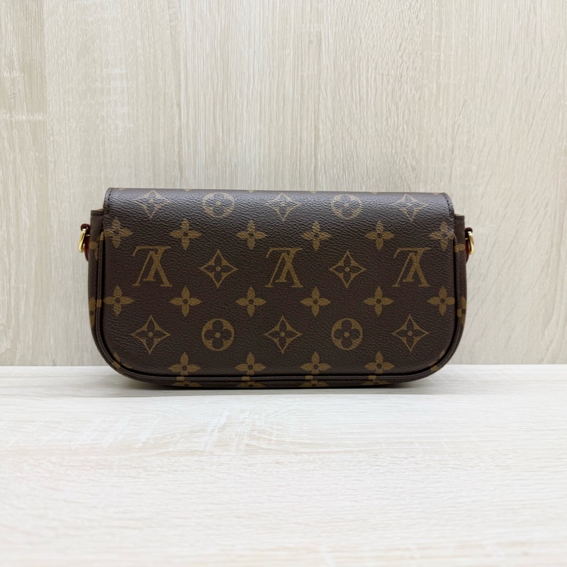 LV🤎原花IVY WOC側背包M81911-2