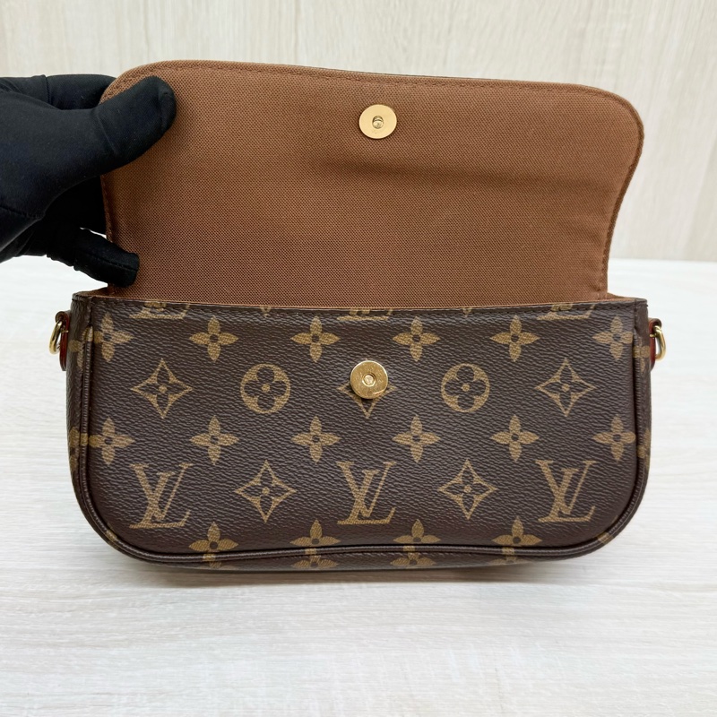 LV🤎原花IVY WOC側背包M81911-12