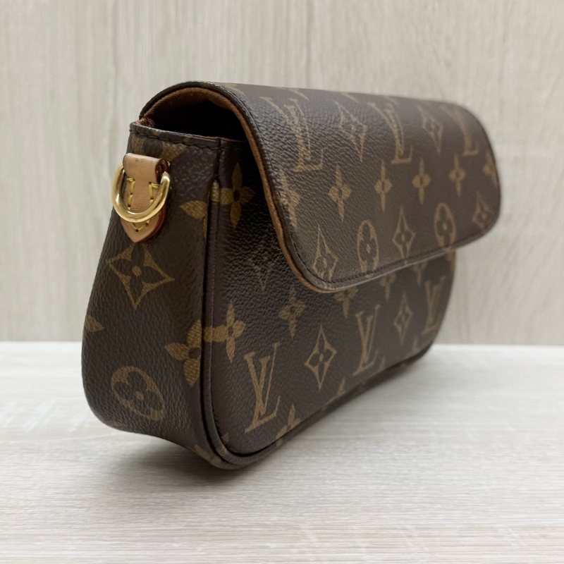 LV🤎原花IVY WOC側背包M81911-14