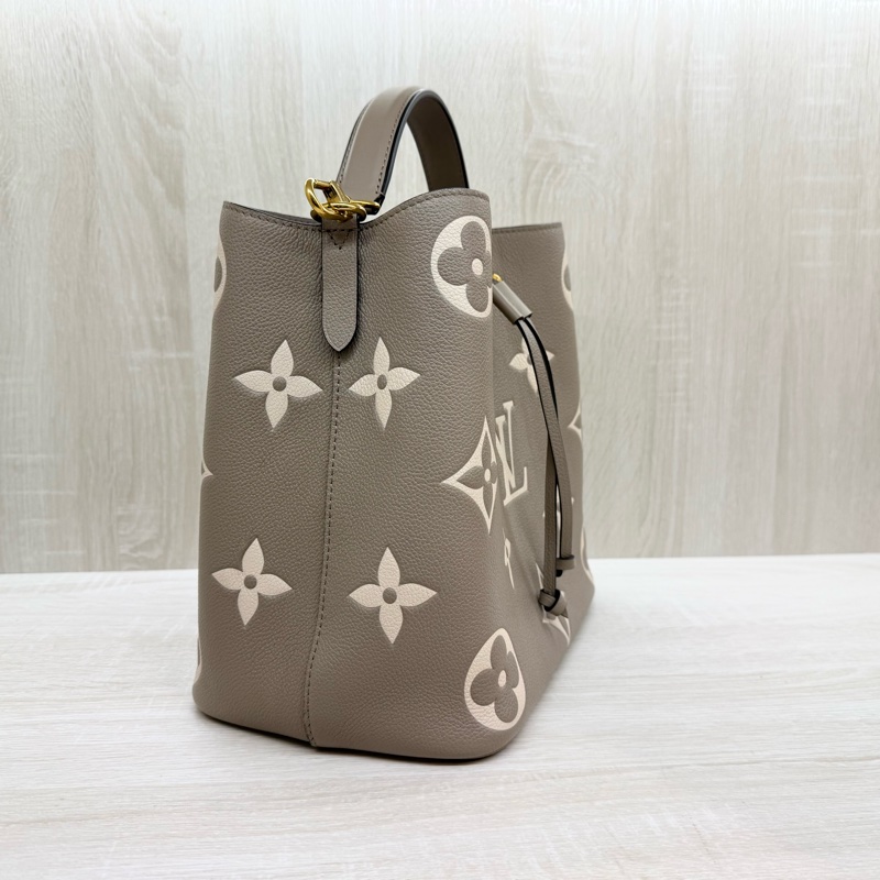 LV🩶斑鳩灰牛皮Neonoe MM水桶包M45555-5