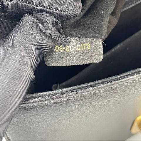 【什麼❗️兩萬多的包現在只要幾千😱】Dior鉚釘盾牌包中號黑色 盾牌包｜黑金鈕釘